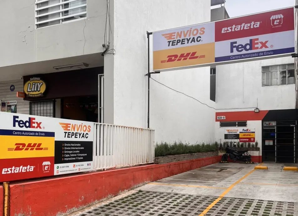 Acceso a la sucursal Tepeyac, Av. Tepeyac 824-A